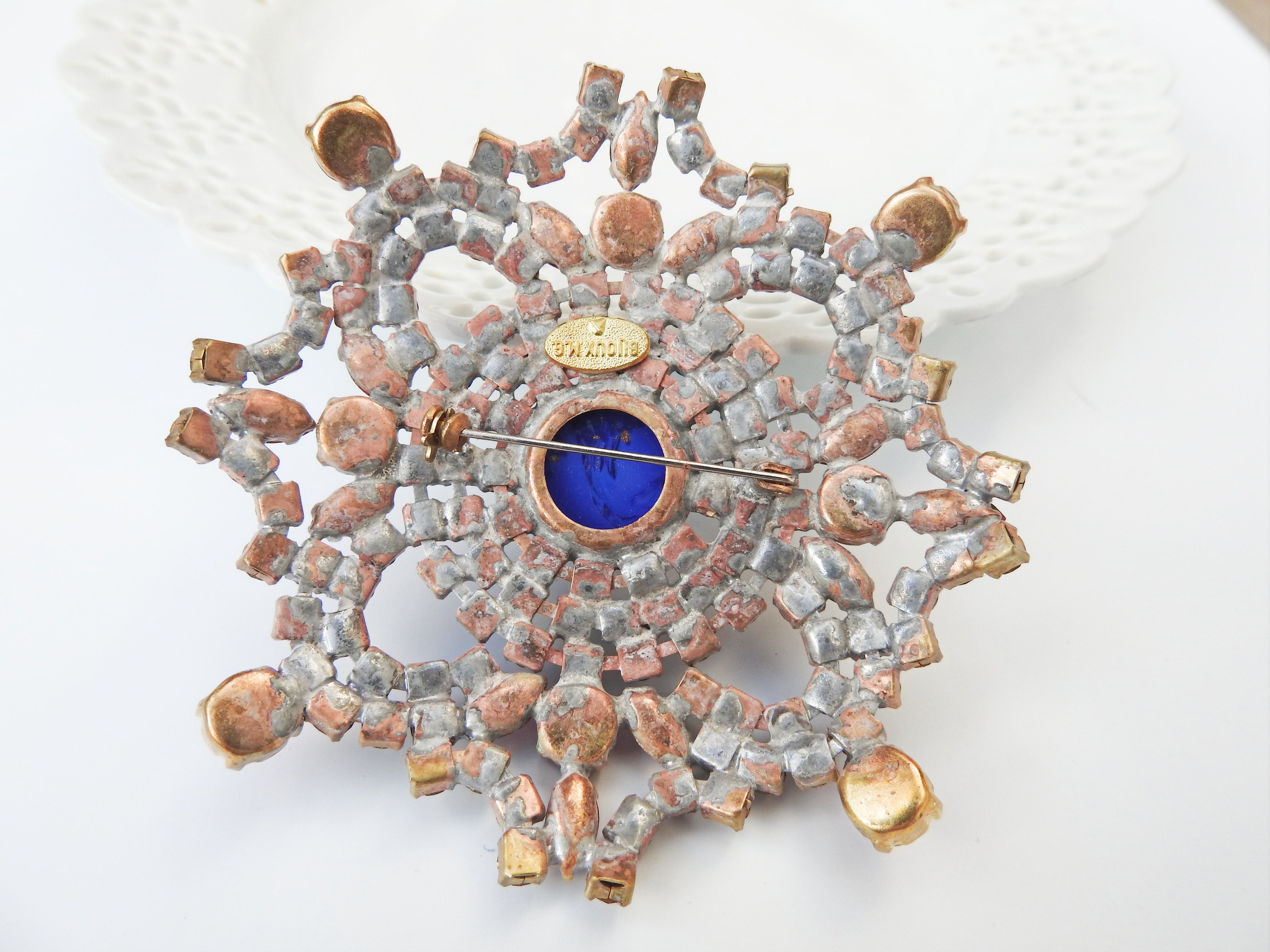 vintage pins and brooches