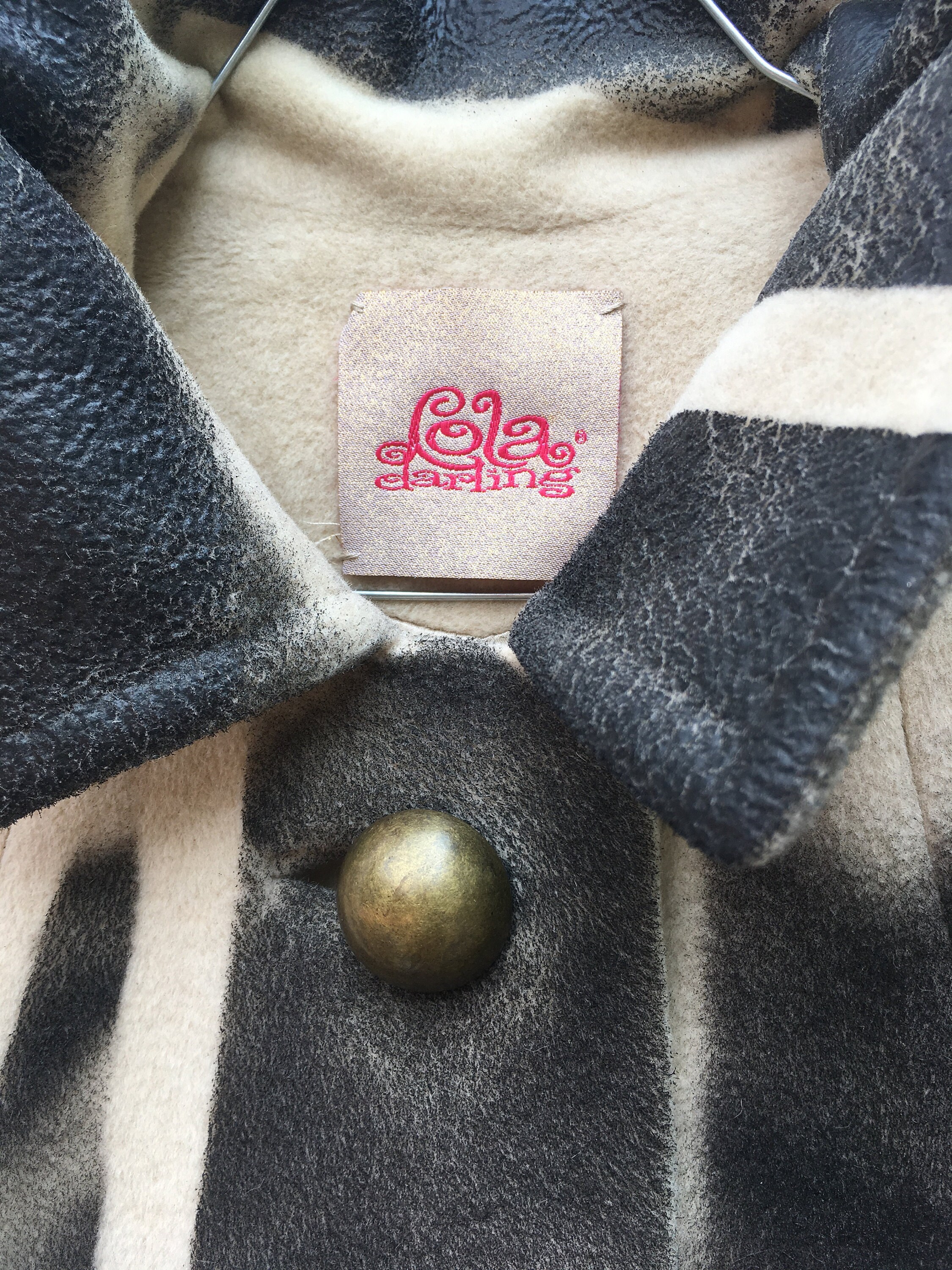https://www.loladarling.com/listing/571590542/cappotto-in-cashmere-bianco-nero-dipinto