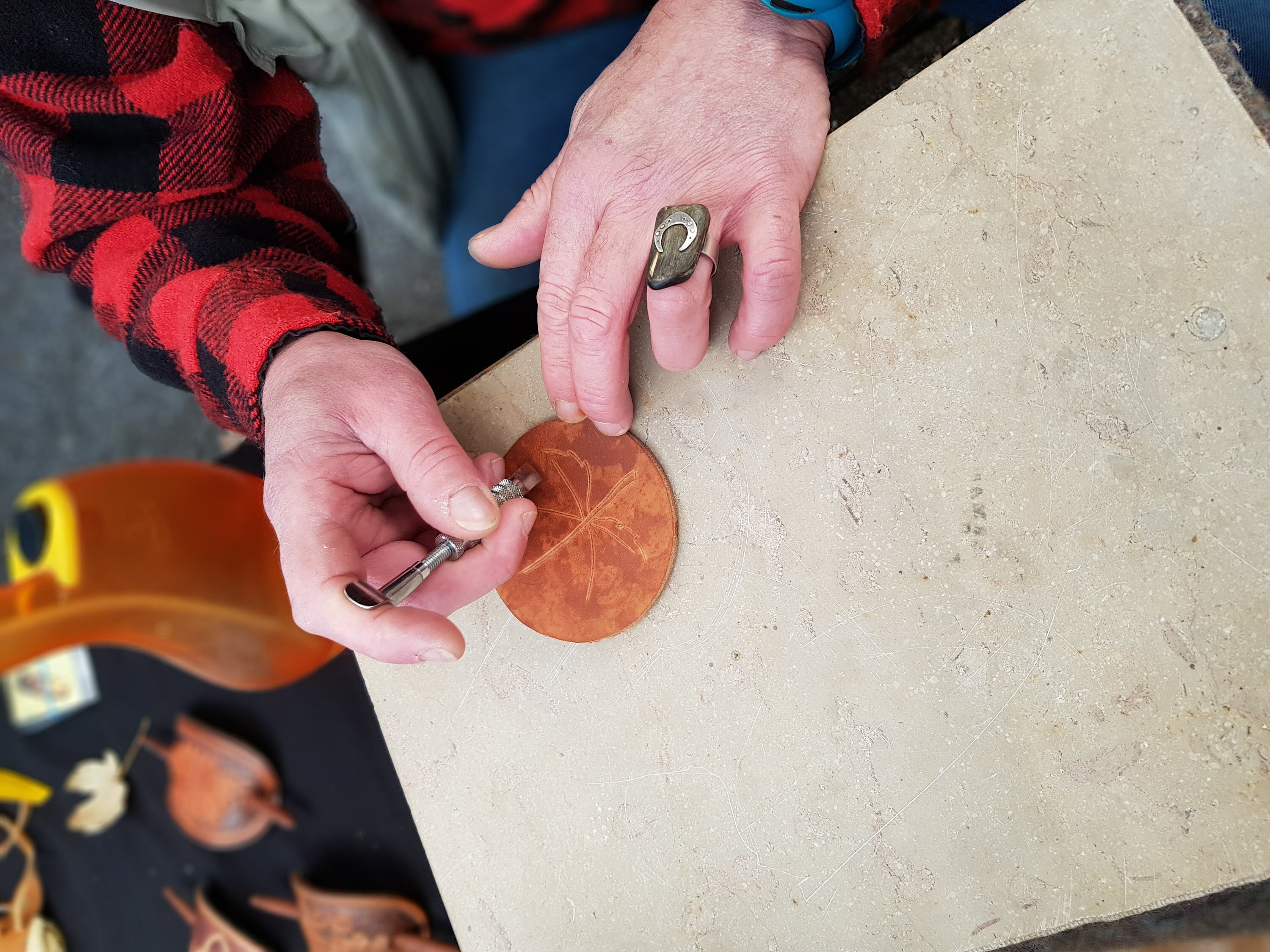 Travail artisanal de cuir