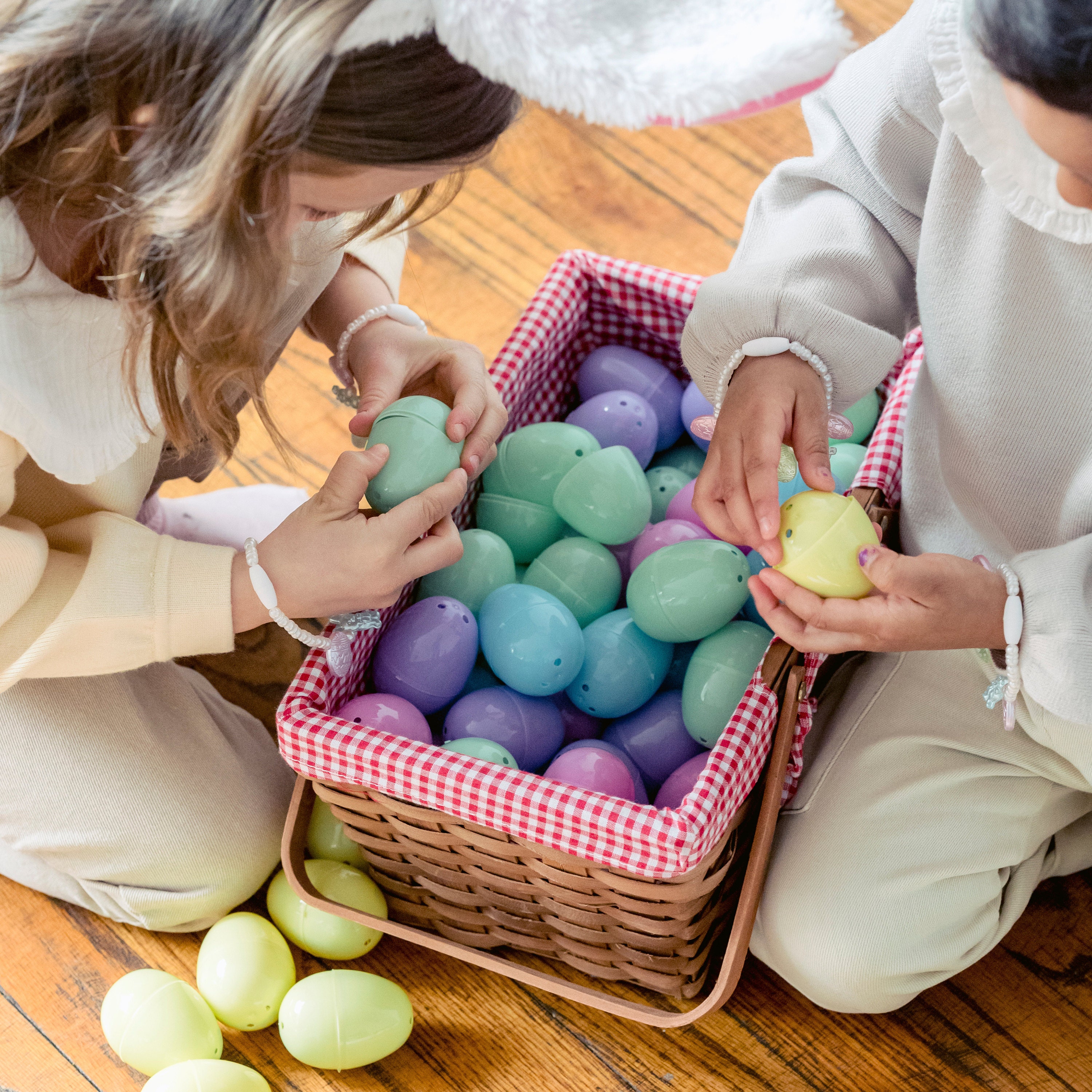 Free Printable Indoor Easter Egg Scavenger Hunt by HolidayFunPrints.com