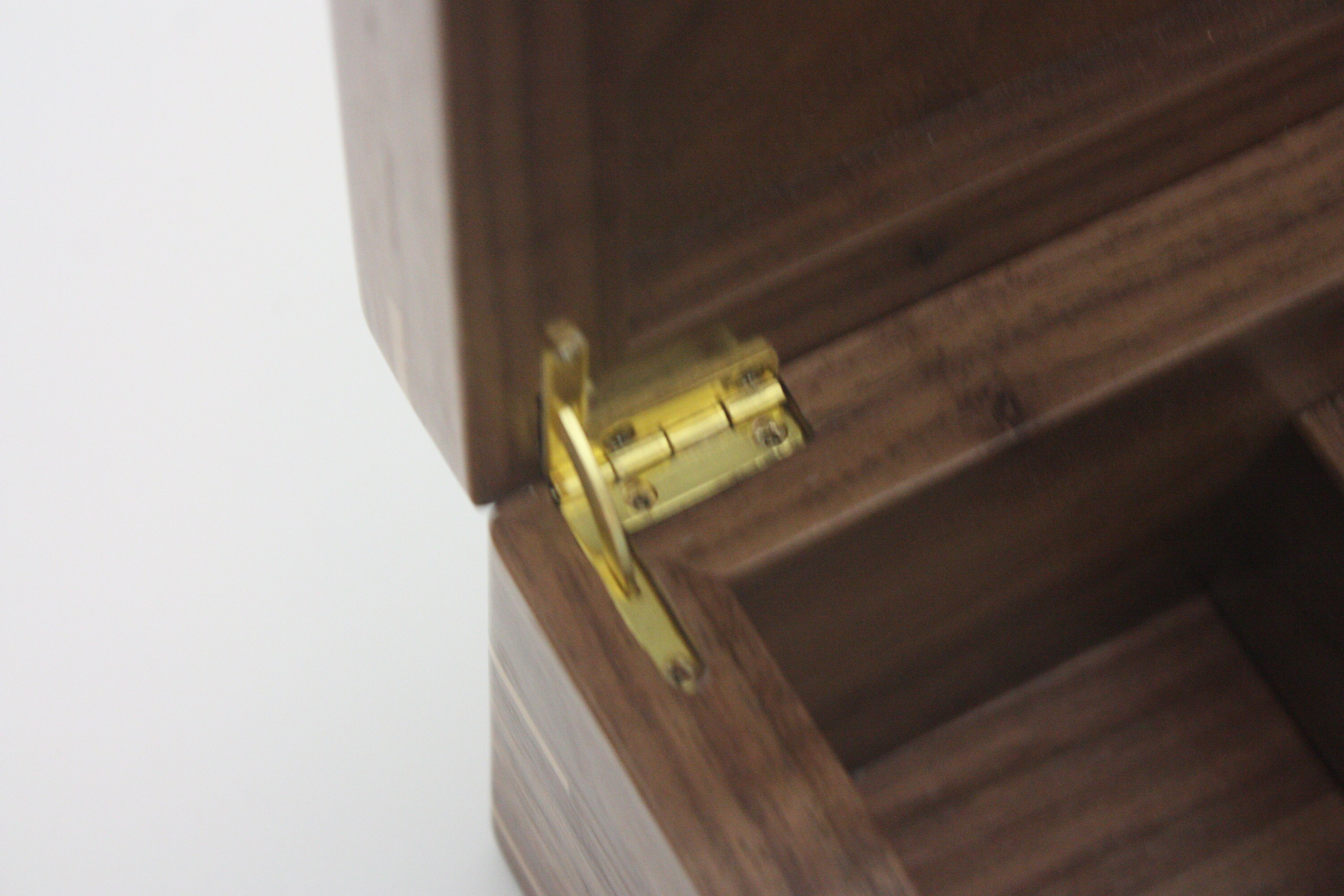 Quadrant Hinge
