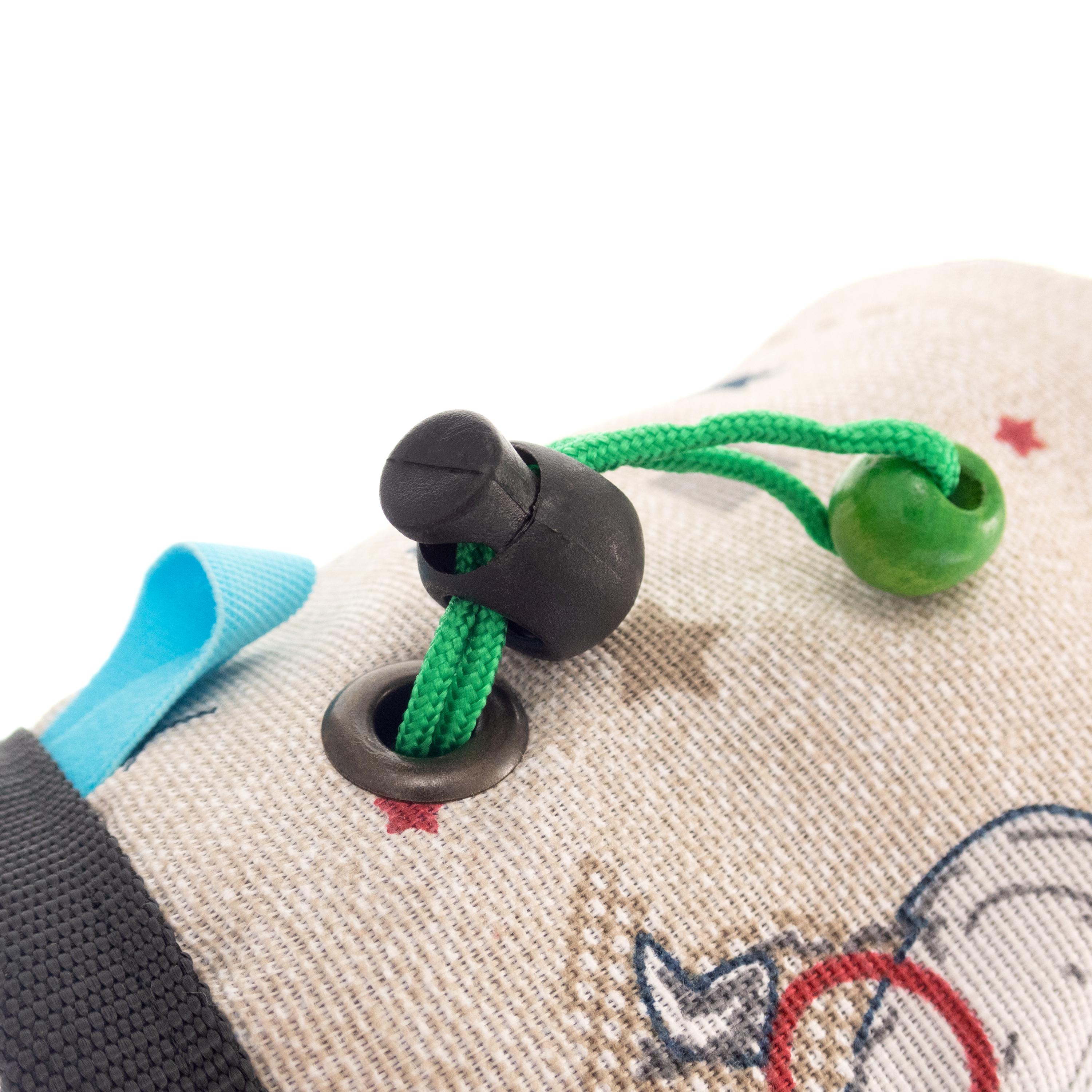 Compact chalk storage pouch for kids, durable and practical design for rock climbing and training sessions.