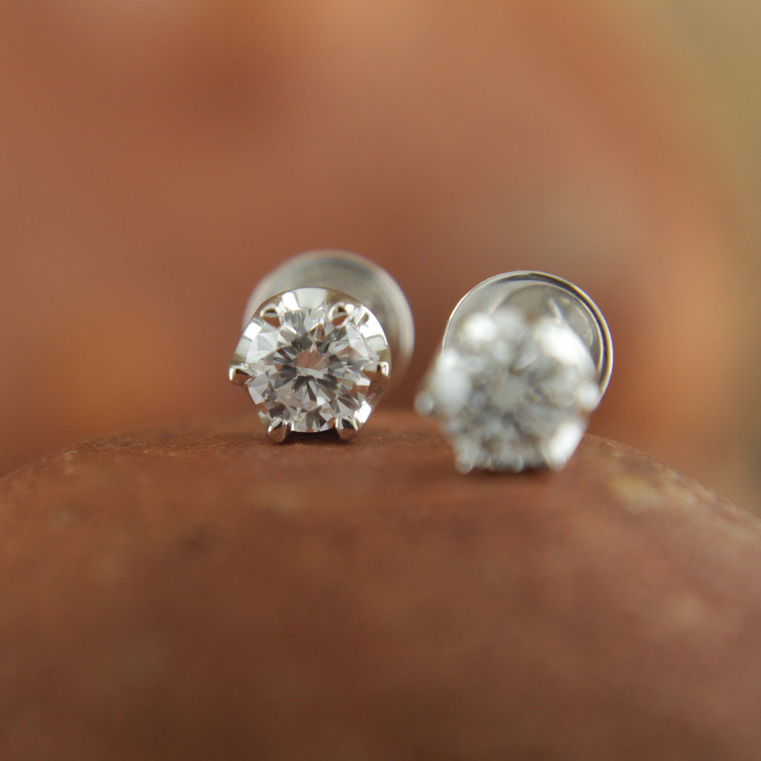 6 Prong White Gold Stud Earrings