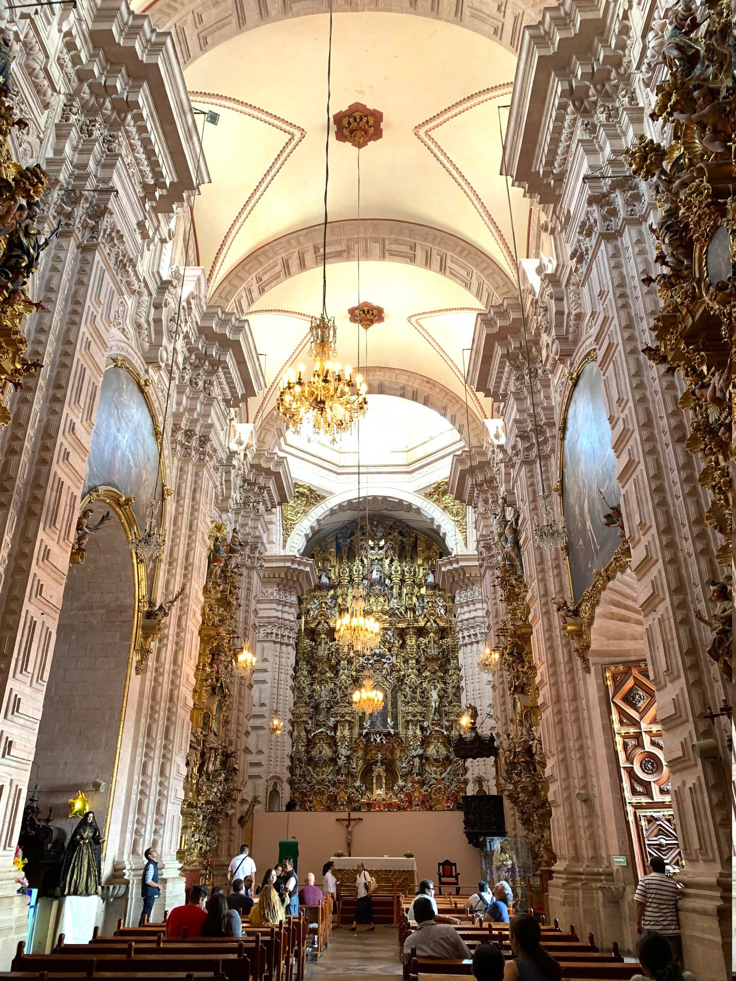 iglesia católica, catholic church, Mexican church, Iglesia, Catedral Santa Prisca, escapulario devocional; devotional Scapular; faith, god is god