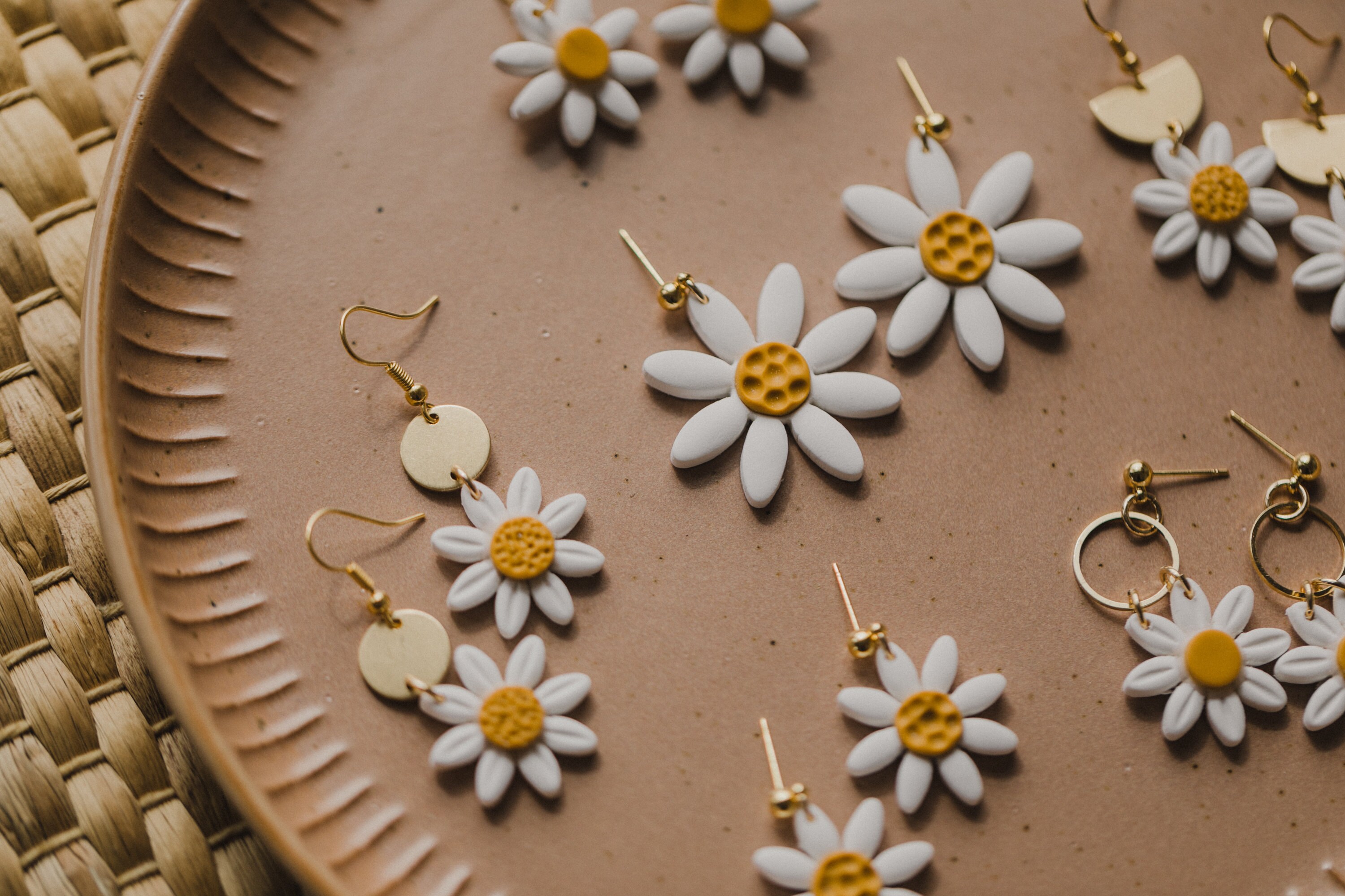 Daisy Ohrringe aus Polymer Ton