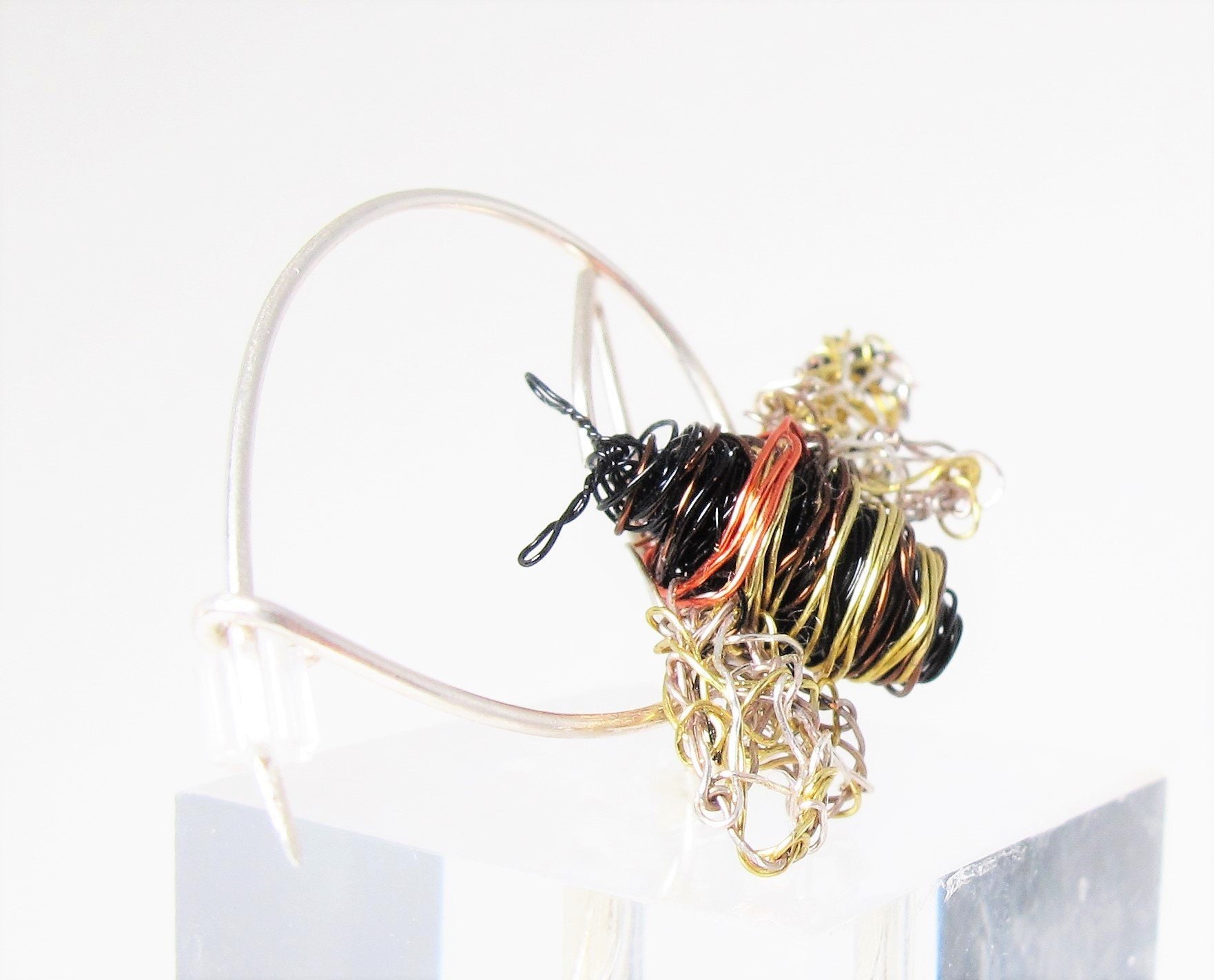 honey bee brooch, contemporary jewelry