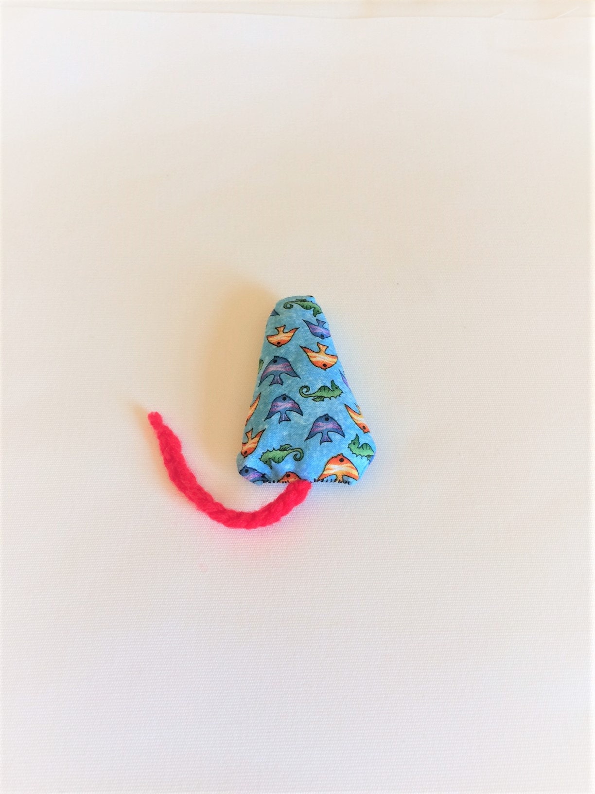 GiftsandHomeDecorUS Catnip Mouse with Signature Red Tail
