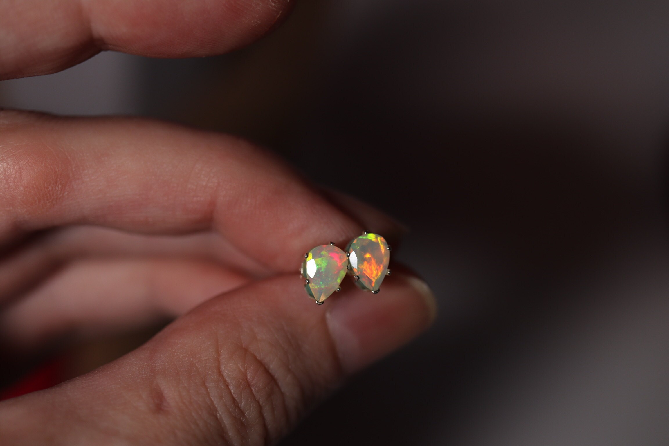 Even the tiniest of opals are extremely bright and colorful