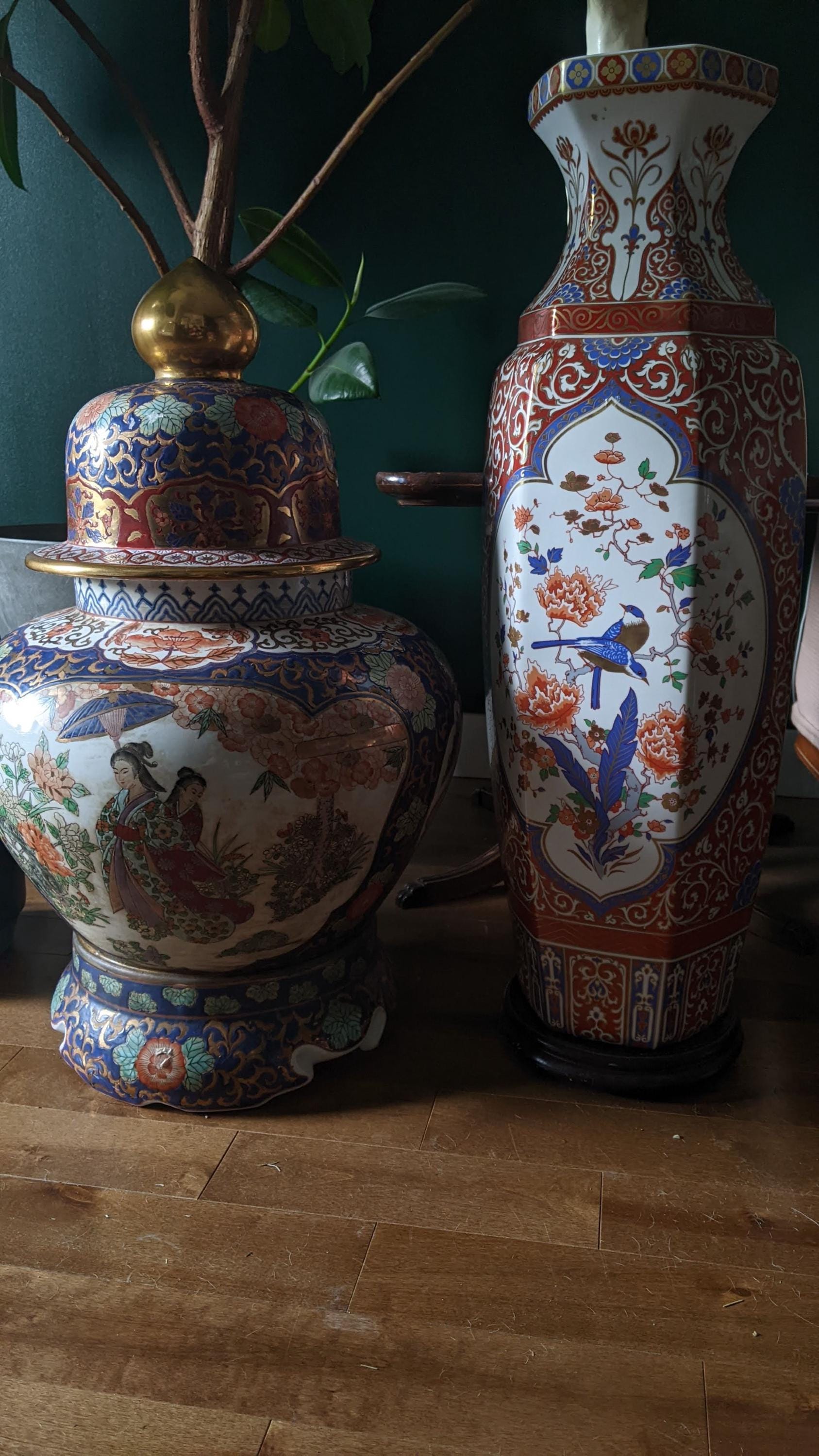 Large chinoiserie vase