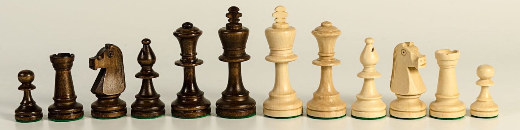 Chess Set Medieval Big Top Retro Wood Retro Table Magnetic Chess