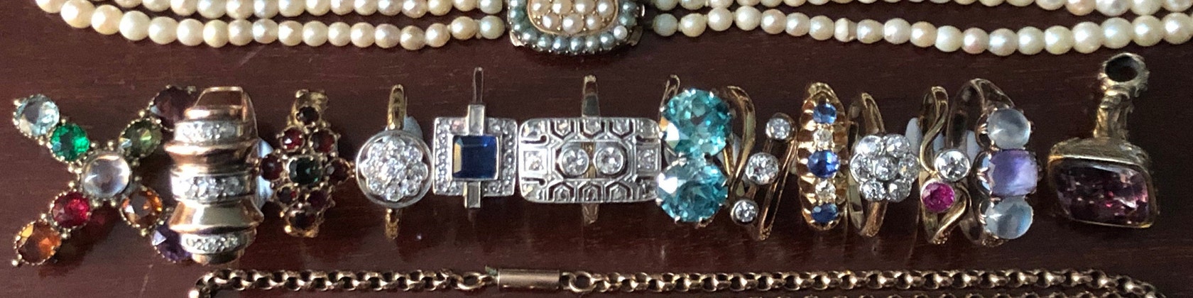 Vintage 2024 jewelry shop