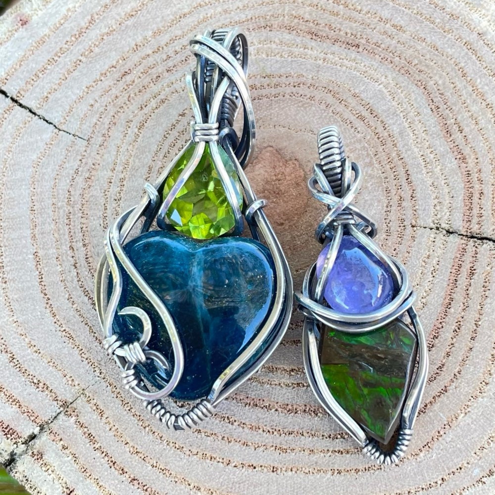 Silver blue pendant best sale tera