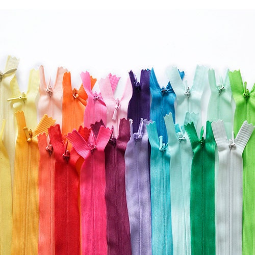  VICOVI 2250+pcs Pony Beads Kit in 18 Colors, Rainbow