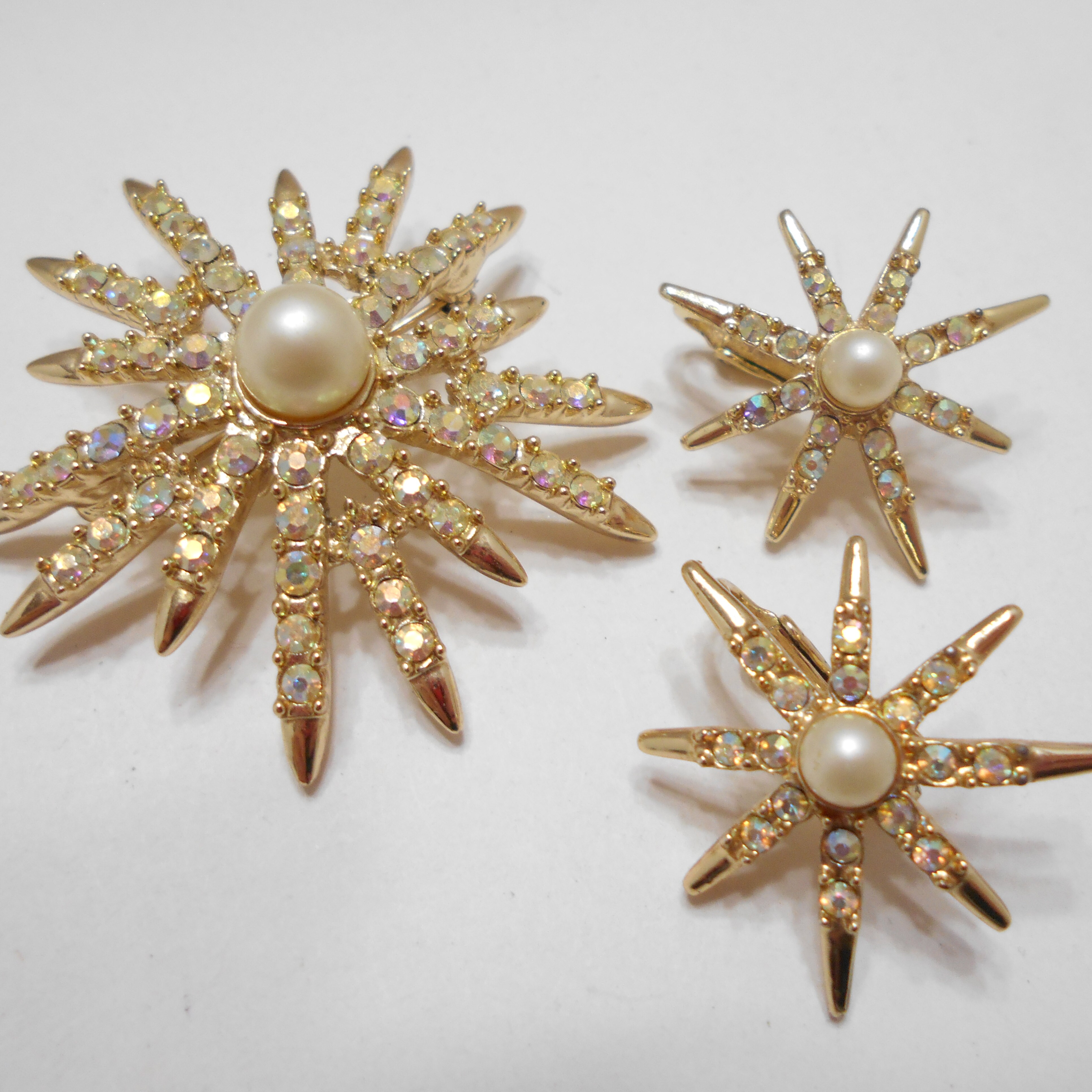 Details about Vintage Estate Gold Tone Enamel Christmas Candle Wreath Pin Brooch Jewelry Details about Vintage Estate Gold Tone Enamel Christmas Candle Wreath Pin Brooch Jewelry