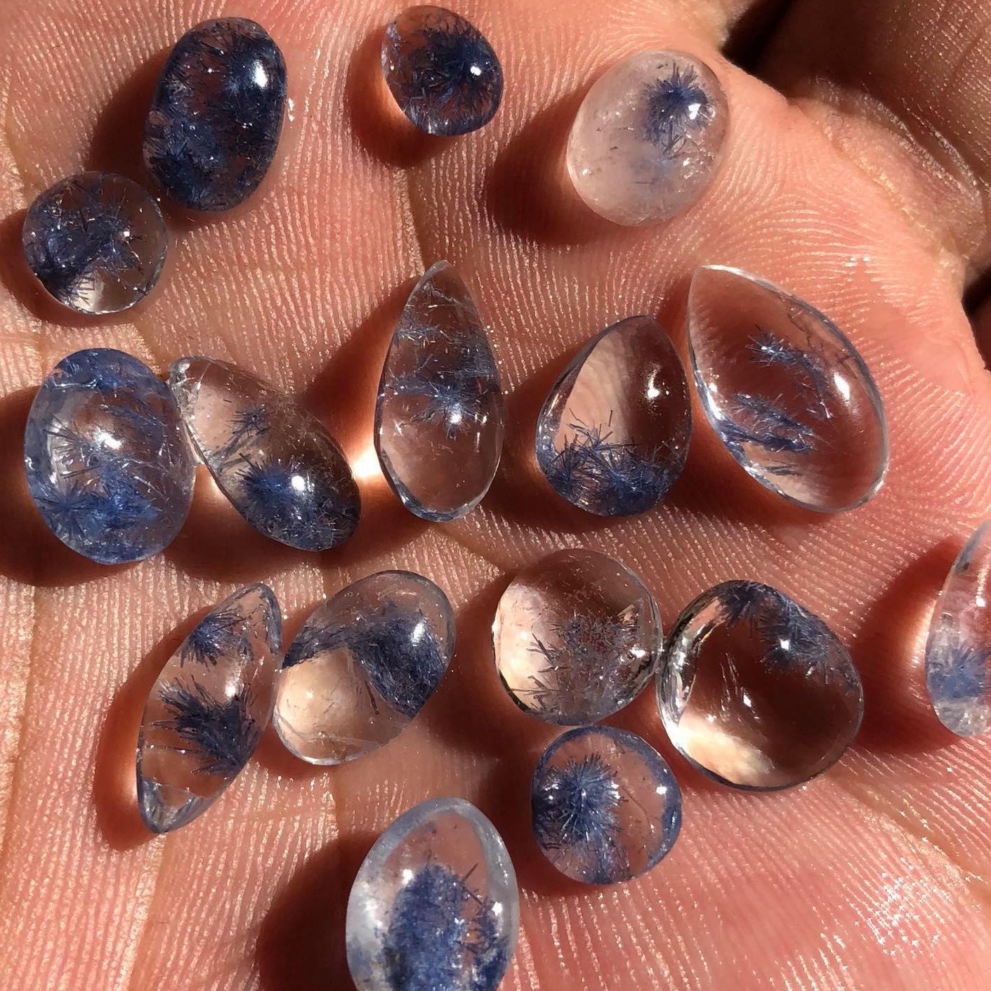 4.9 carats Periwinkle Blue Dumortierite Encapsulated Quartz 8996