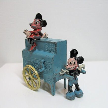Wallace and Gromit pilot Miniature clock Wallace and Gromit plane Vintage clock Wallace and Gromit with original box works perfectly