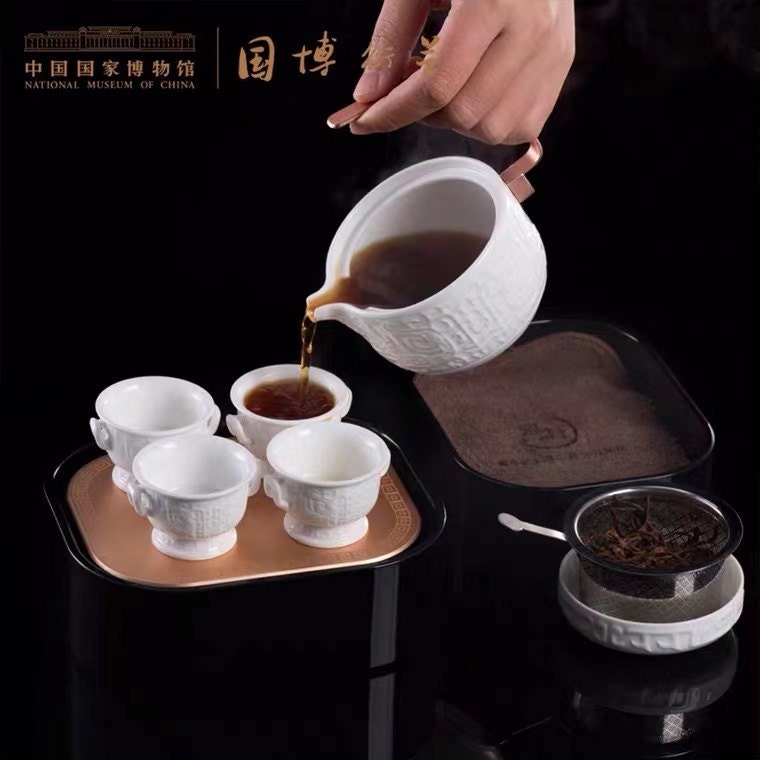 Ribbed Drinking Glass – Tea + Linen