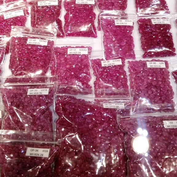 67.20cts 7pc NATURAL RUBY Raw rough red ruby gemstone for wire jewelry making stone natural un-heated no heated 100% red ruby raw of ruby 67.20cts 7pc NATURAL RUBY Raw rough red ruby gemstone for wire jewelry making stone natural un-heated no heated 100% red ruby raw of ruby