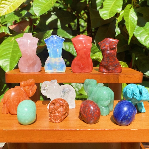 Luckycrystalgiftshop store logo