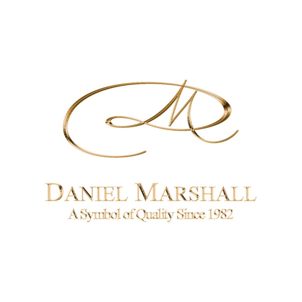 Humidificador para 125 cigarros Daniel Marshall 30125 Signature Series -  madera preciosa de raíz
