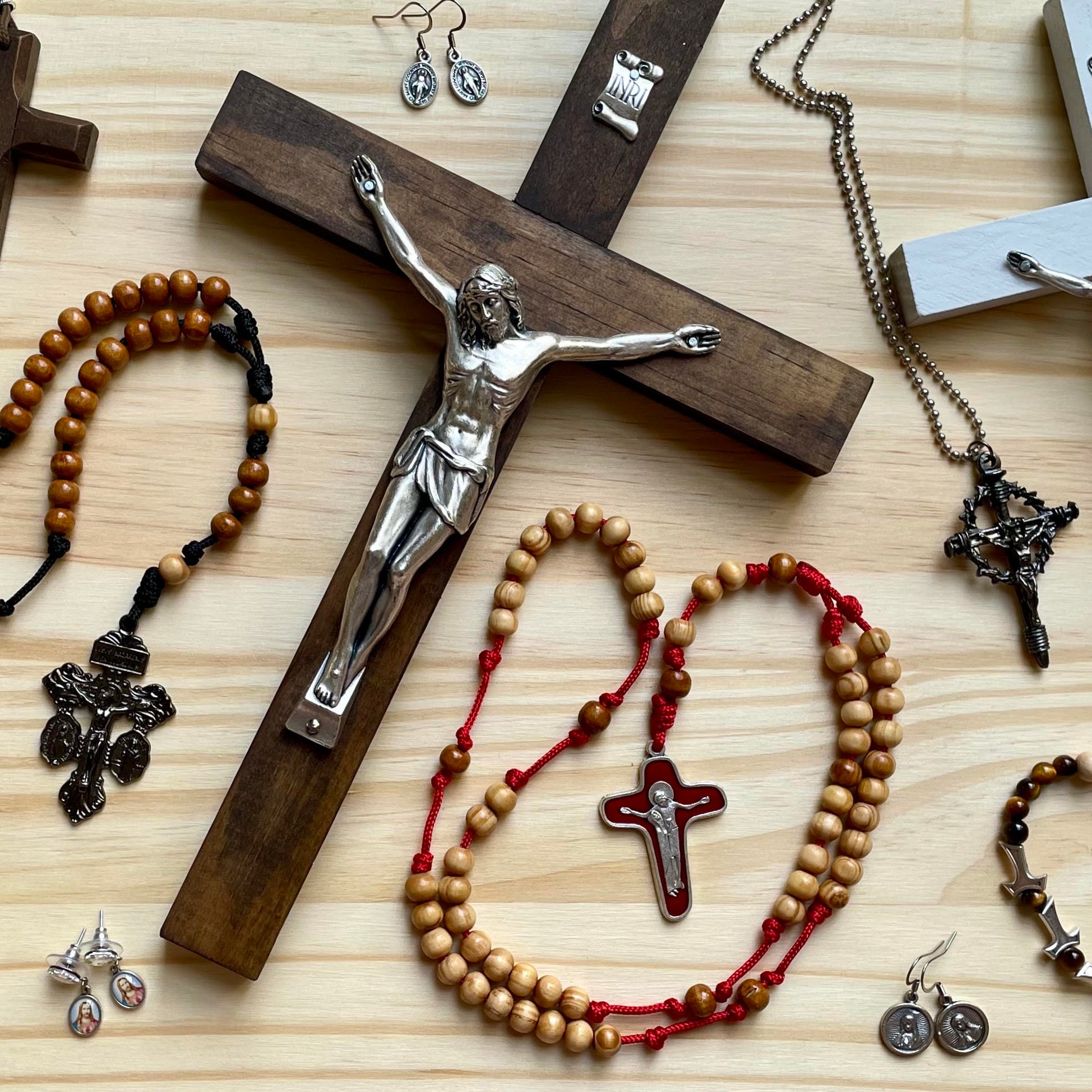 Black & Red Paracord Black & Red Wood Beads Rosary – Catholic Mercy