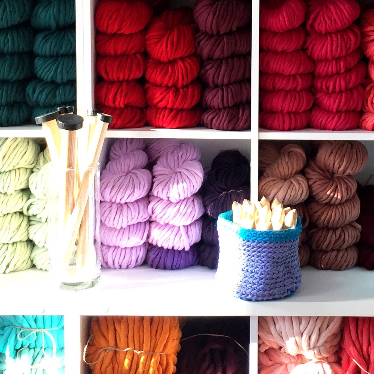 Chunky Merino Wool Yarn Super Bulky Fuchsia Yarn Thick Knitting Roving Yarn  