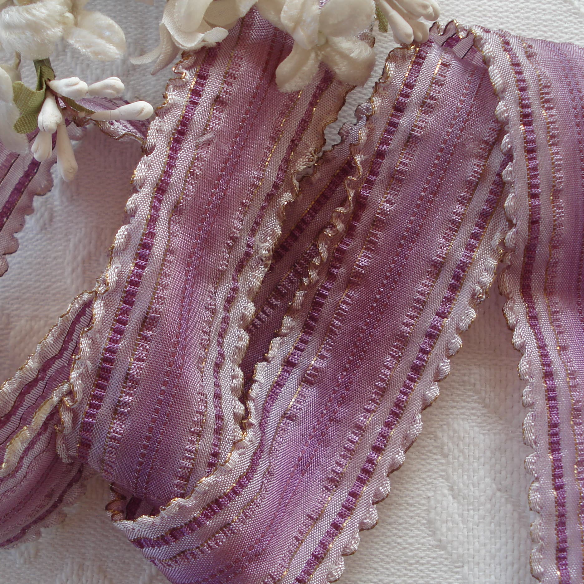 ANTIQUE VINTAGE 1//8/" Purple Embroidery Flower French Ombre Ribbon Trim ~ 1 yd