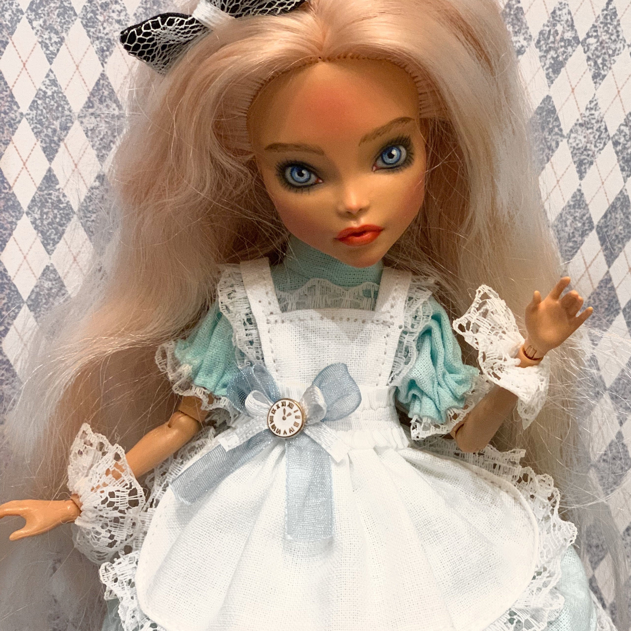 алиса а у тебя алиса. ооак монстер хай. алиса из ютуба. ооак. элис хокин.