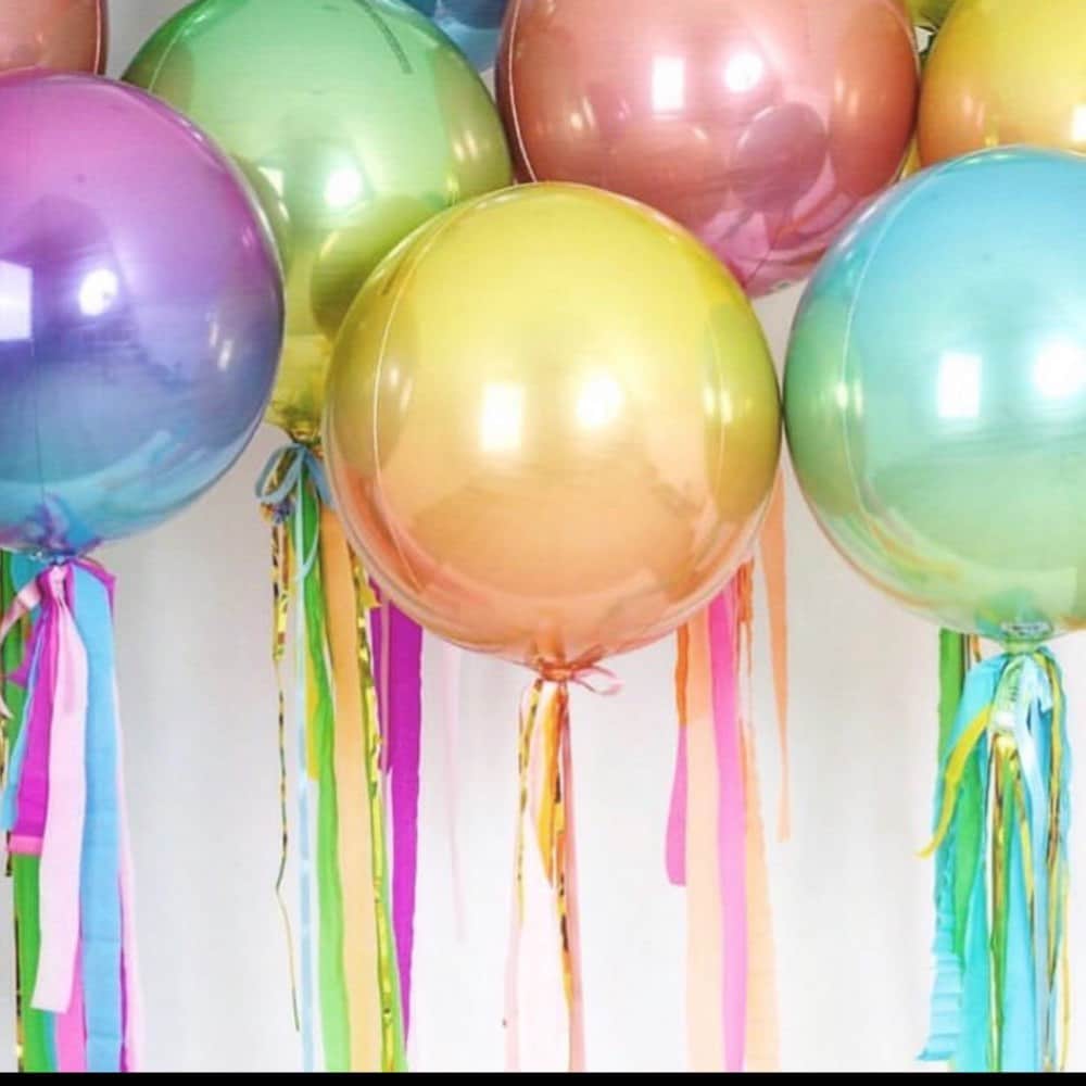 Bouquet de globos de colores y globos con helio - Decoraciones Bea