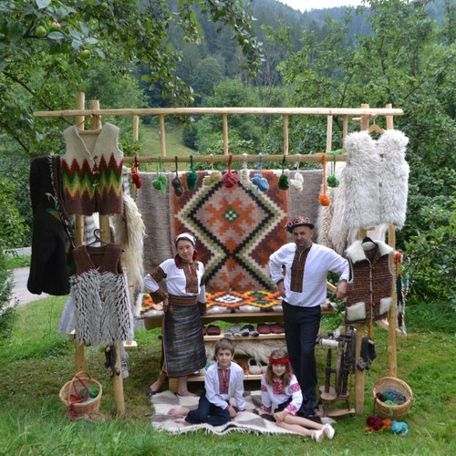 WovenWoolArt store logo