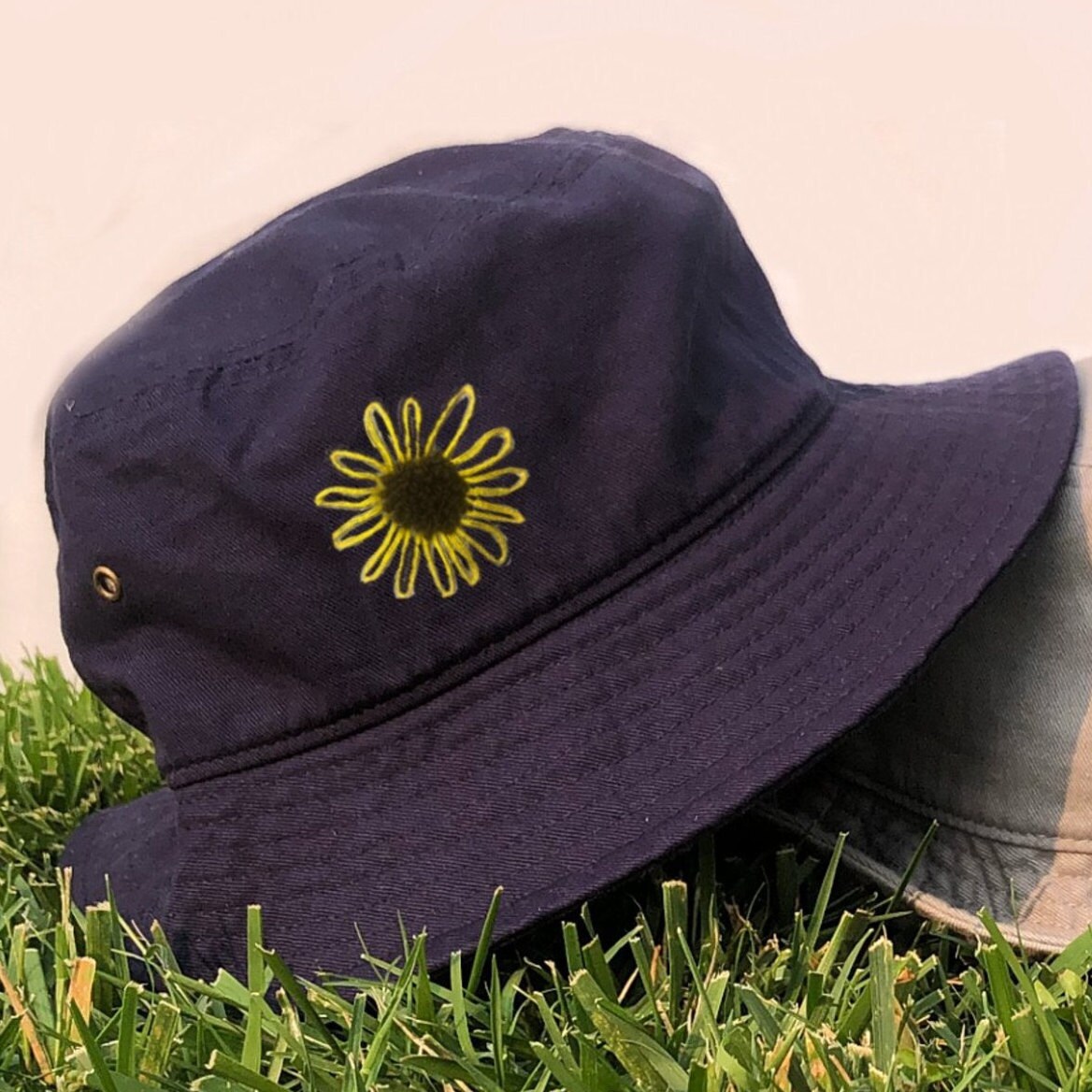 Louis Tomlinson Smiley Face Bucket Hat 