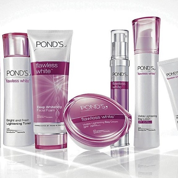 ponds facial foam flawless white