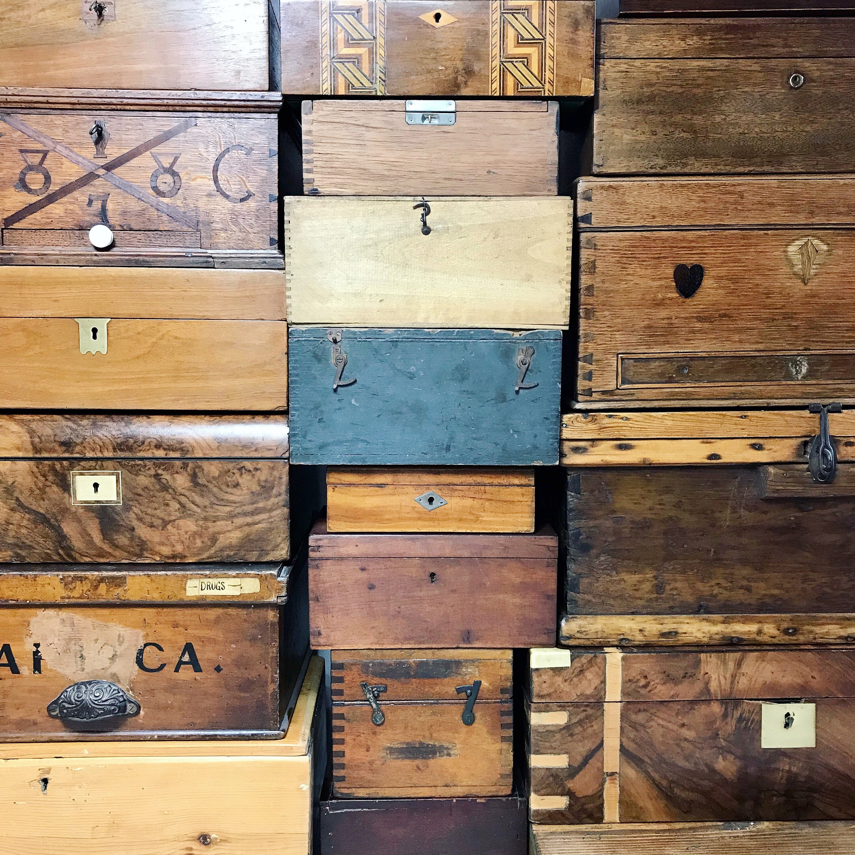 Vintage/antique boxes and other unique items by Vintiquers on Etsy