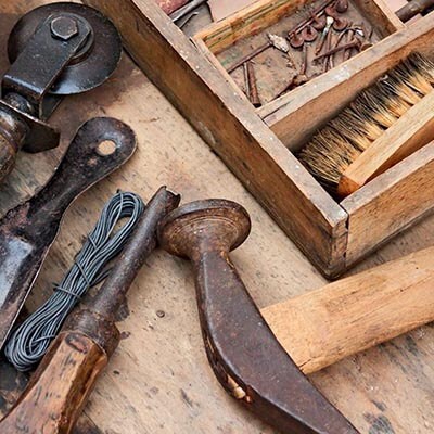 leather world designs clogs