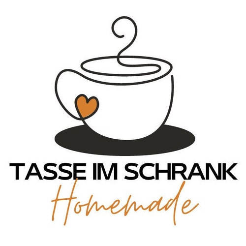 Tasse im Schrank