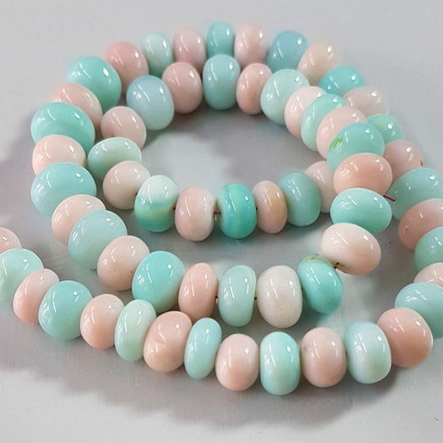 Radhikagemsnbeads store logo