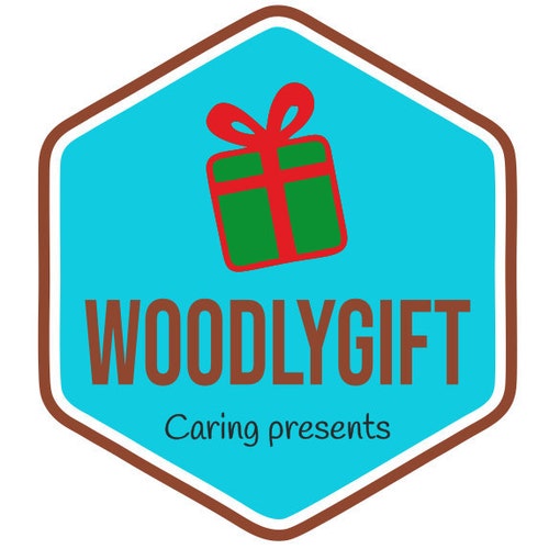 WoodlyGift store logo