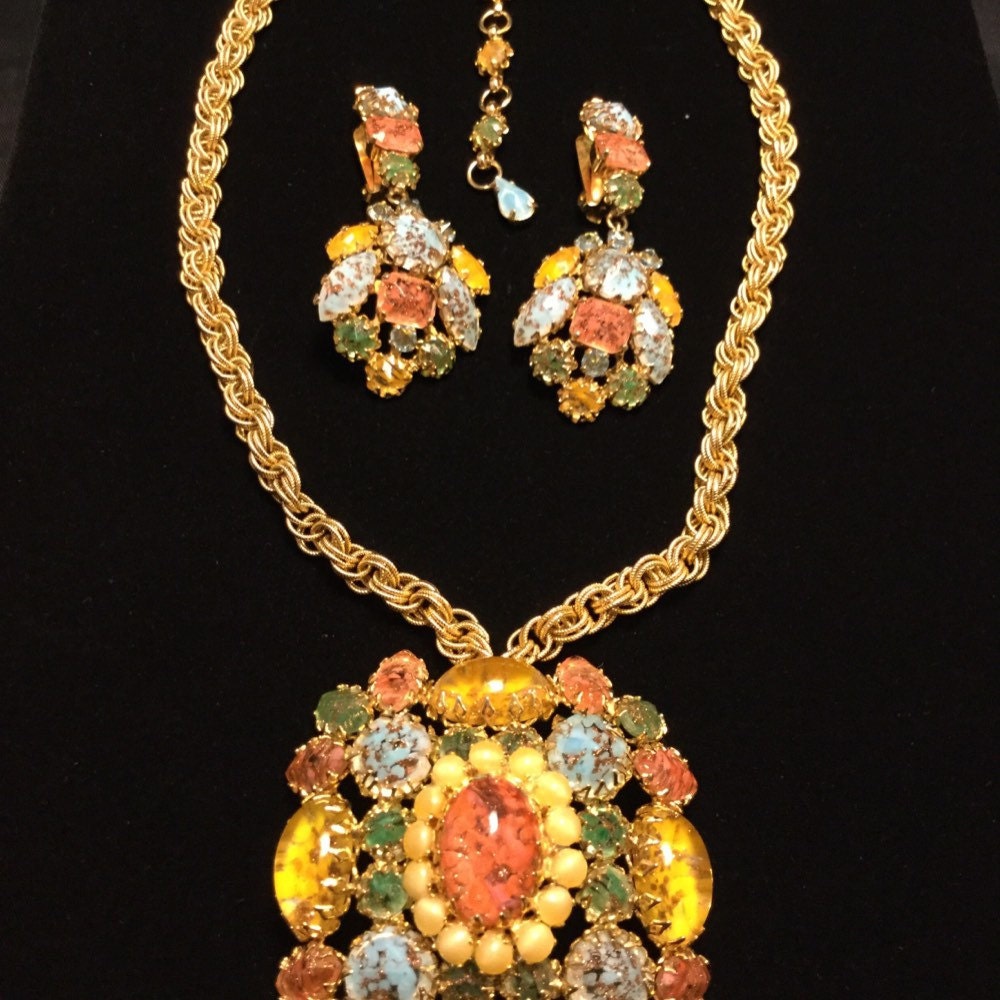 1980s Louis Feraud Paris Dogwood Flower Gold Tone Runway Designer Couture  Statement Necklace Jewelry — Canned Ham Vintage