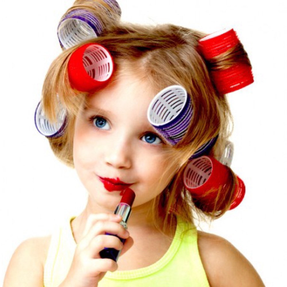 Дети красятся. Воспитание девочек. Маленькие косметики для детей. Косметика для девочек. Про девочку которая красится.