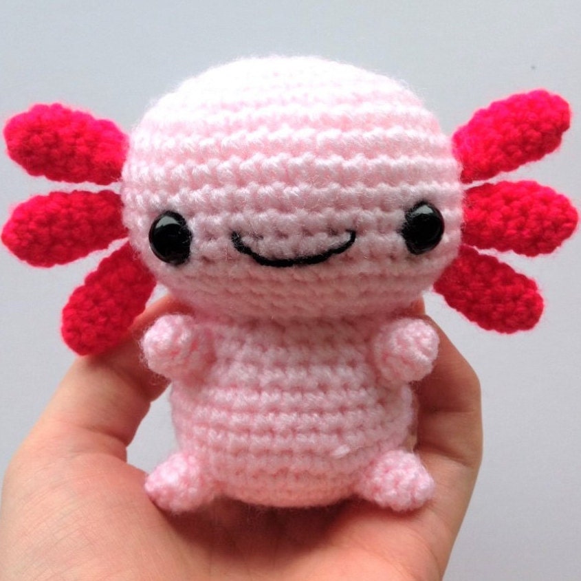 Аксолотль амигуруми схема. Аксолотль амигуруми. Вязаный аксолотль амигуруми. Аксолотль крючком амигуруми. Амигуруми аксолотль милые.