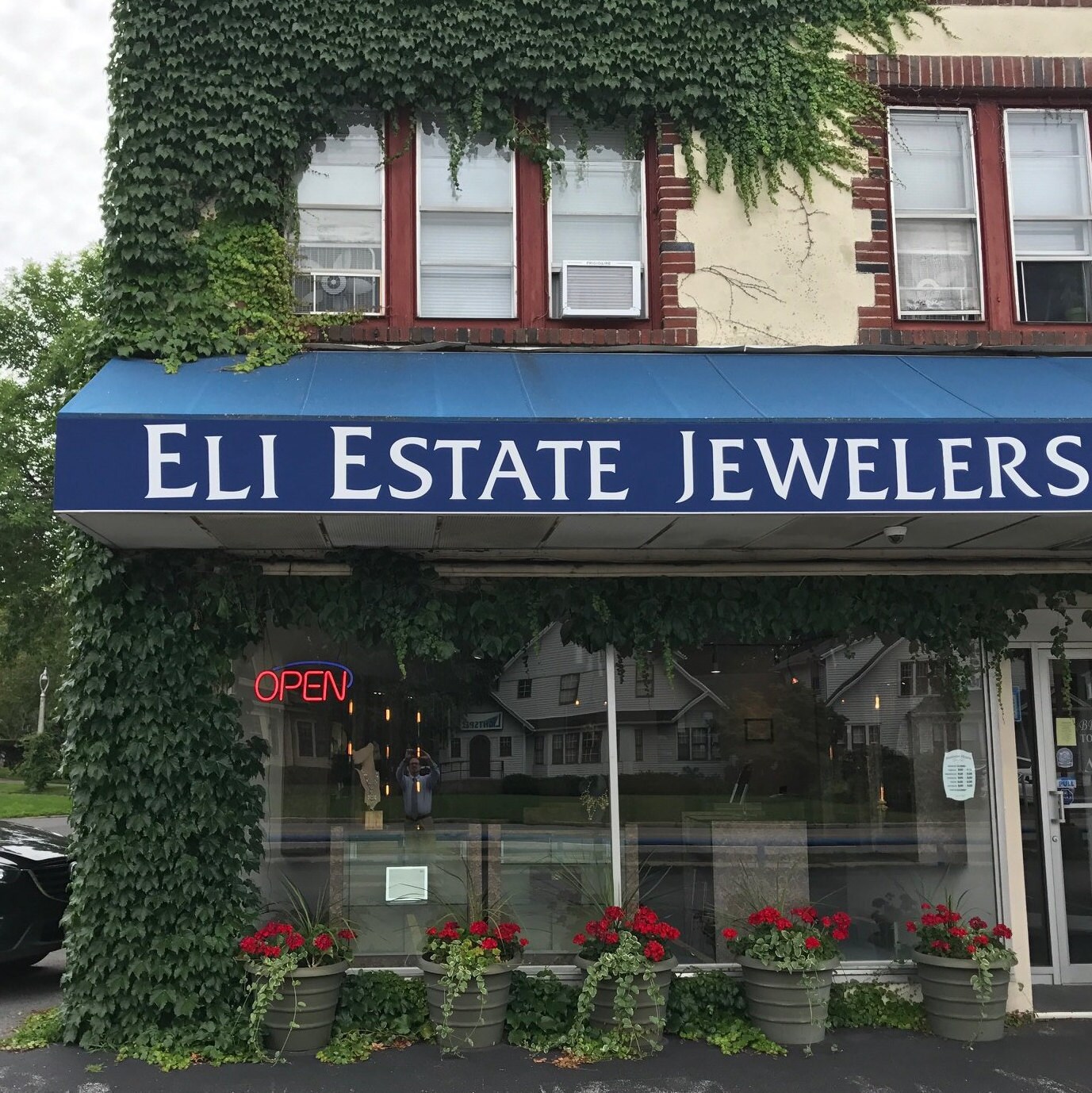 estate jewelry store
