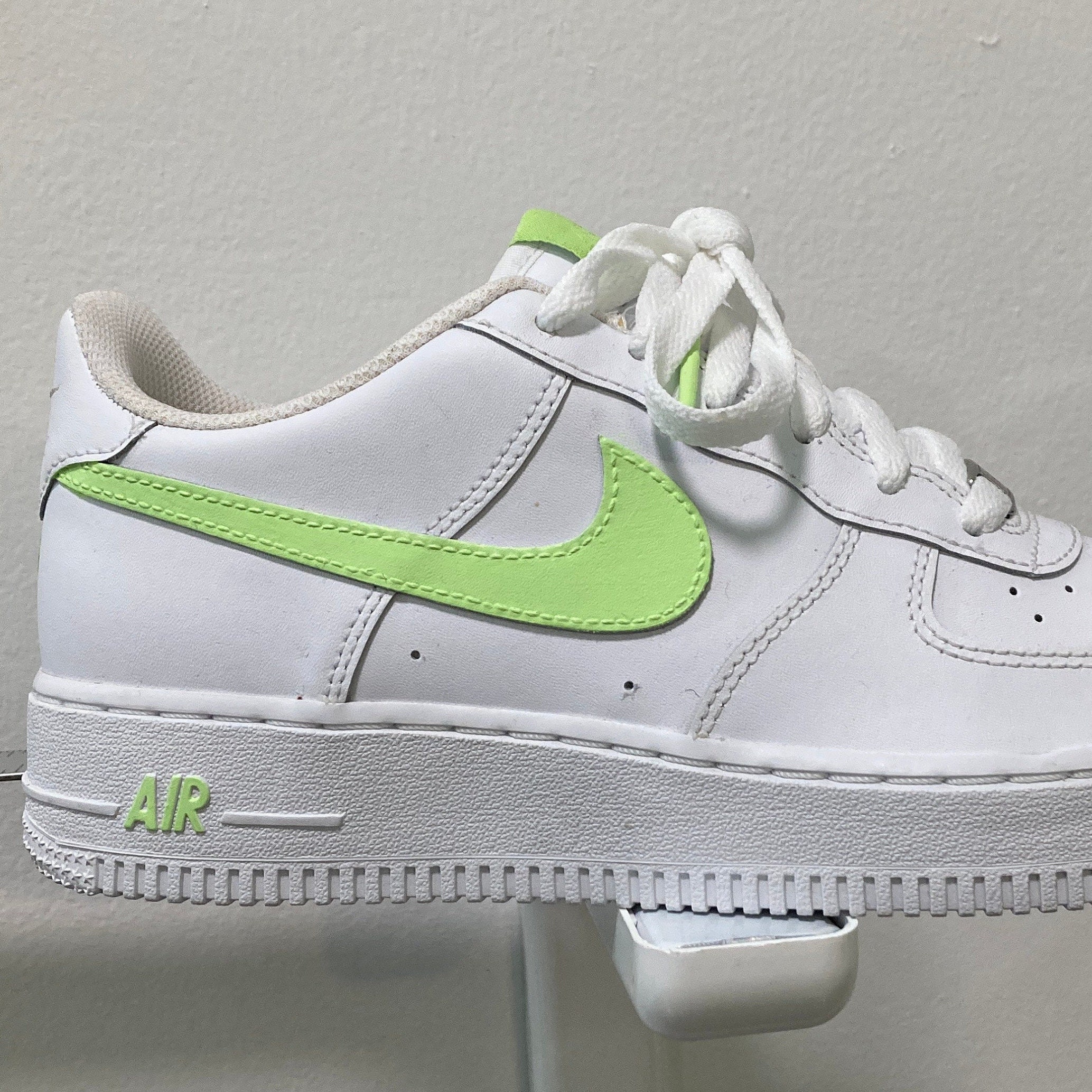 Vergadering iets Ruimteschip Custom Painted Pale Lime Green Nike Air Force 1 Size 6.5 - Etsy