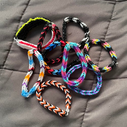 Boxed bow bracelet clearance
