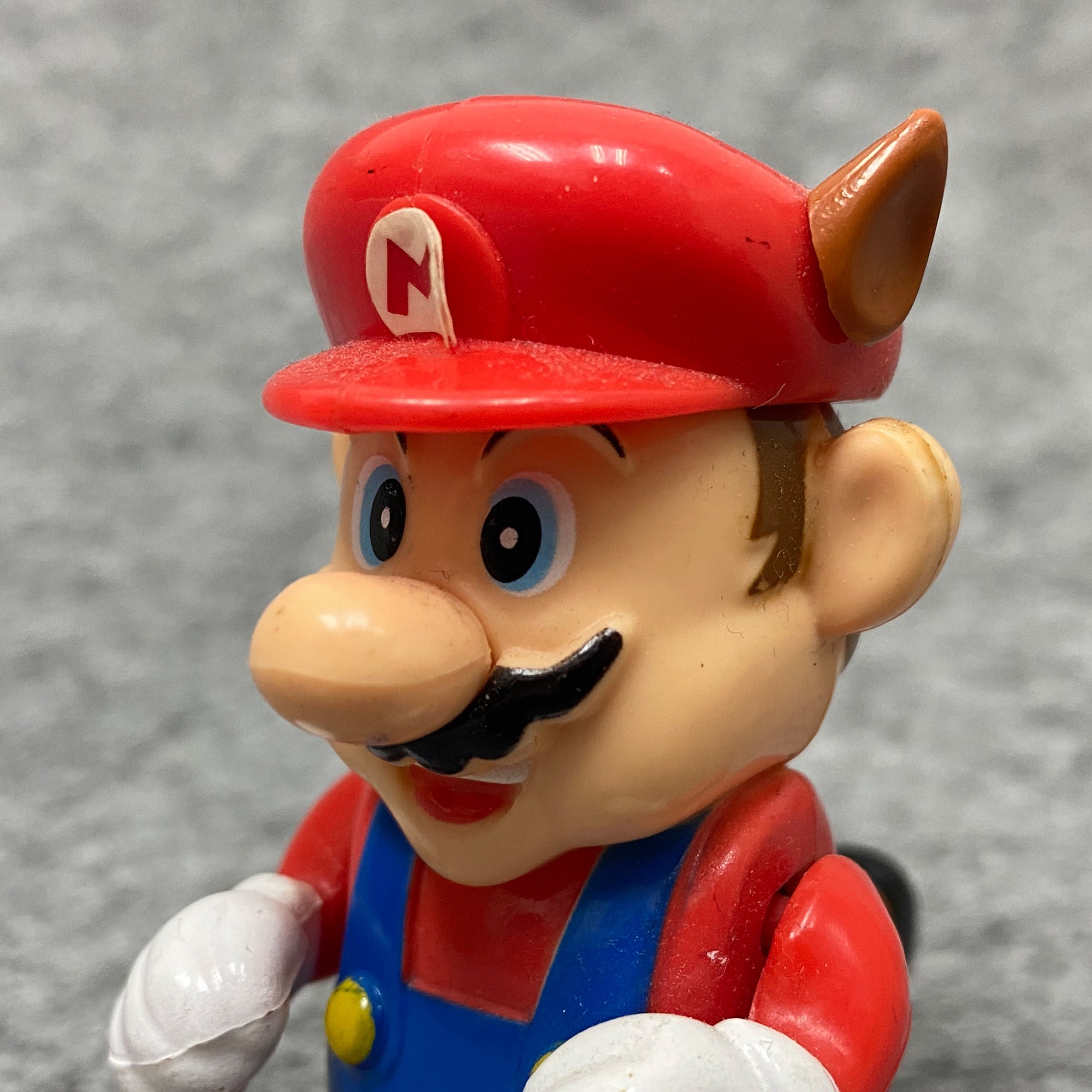 Super Mario World Mario & Yoshi Rare Figure Keychain 1993 Nintendo SNES NES