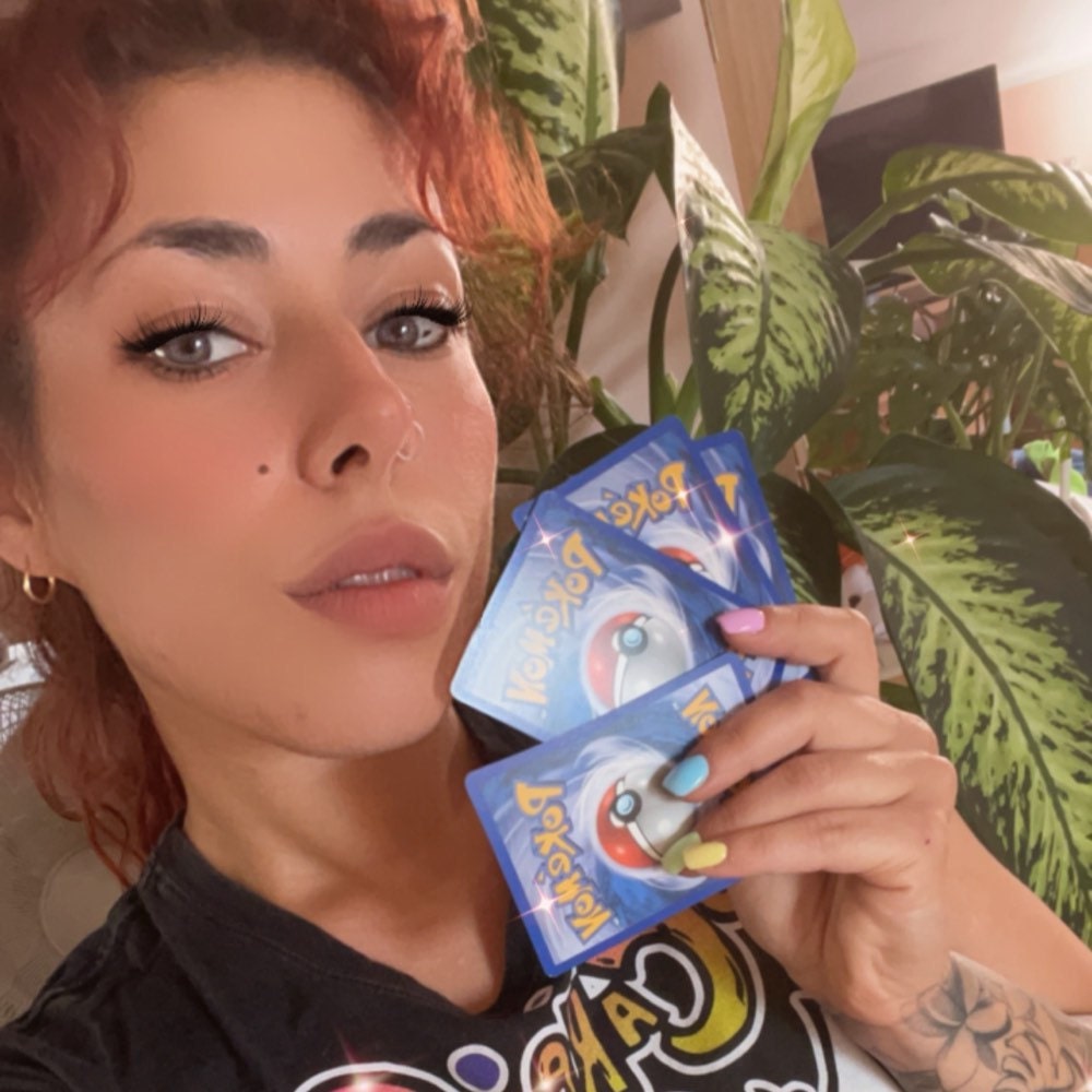 Game House - Moltres de Galar-V Dourado!! 🕊️🥇 Essa e mais outras cartas  ultra raras você encontra em nossa loja! 🚀   #pokemon #pokemontcg #pokemontcgbrasil #pokemonbrasil #pokemongobrasil  #pokemonunitebrasil