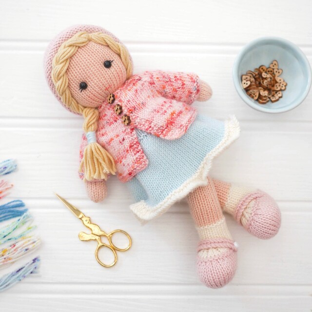 Little Yarn Dolls / Doll Knitting Pattern/ in the Round/ TEAROOM