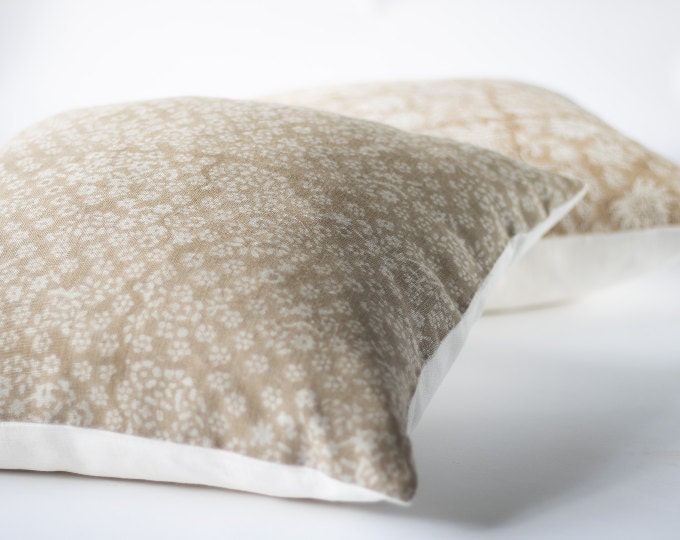 PILLOWS : block printed