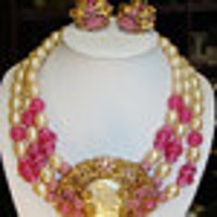 AvenueAntiques AvenueAntiques