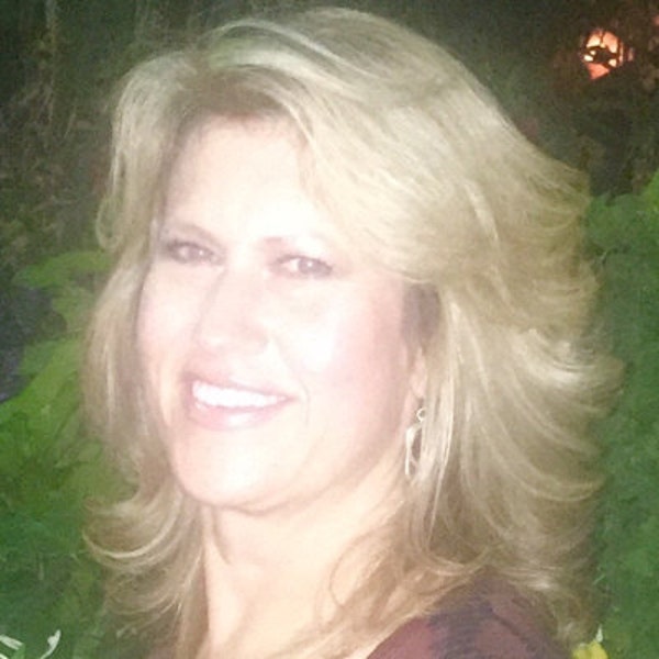 Vintage Avon First Edition 1981 Christmas Memories sharing the