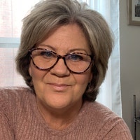 lyndaslovelylooks